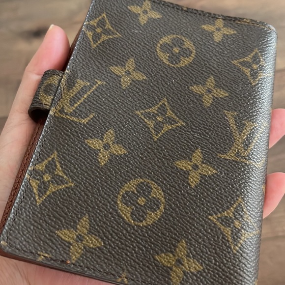 Louis Vuitton PM Agenda - Picture 13 of 14